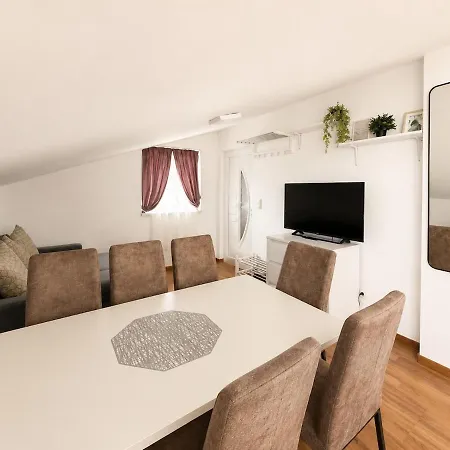 Spacious Close To Vienna In A Calm Area Appartamento Strasshof an der Nordbahn